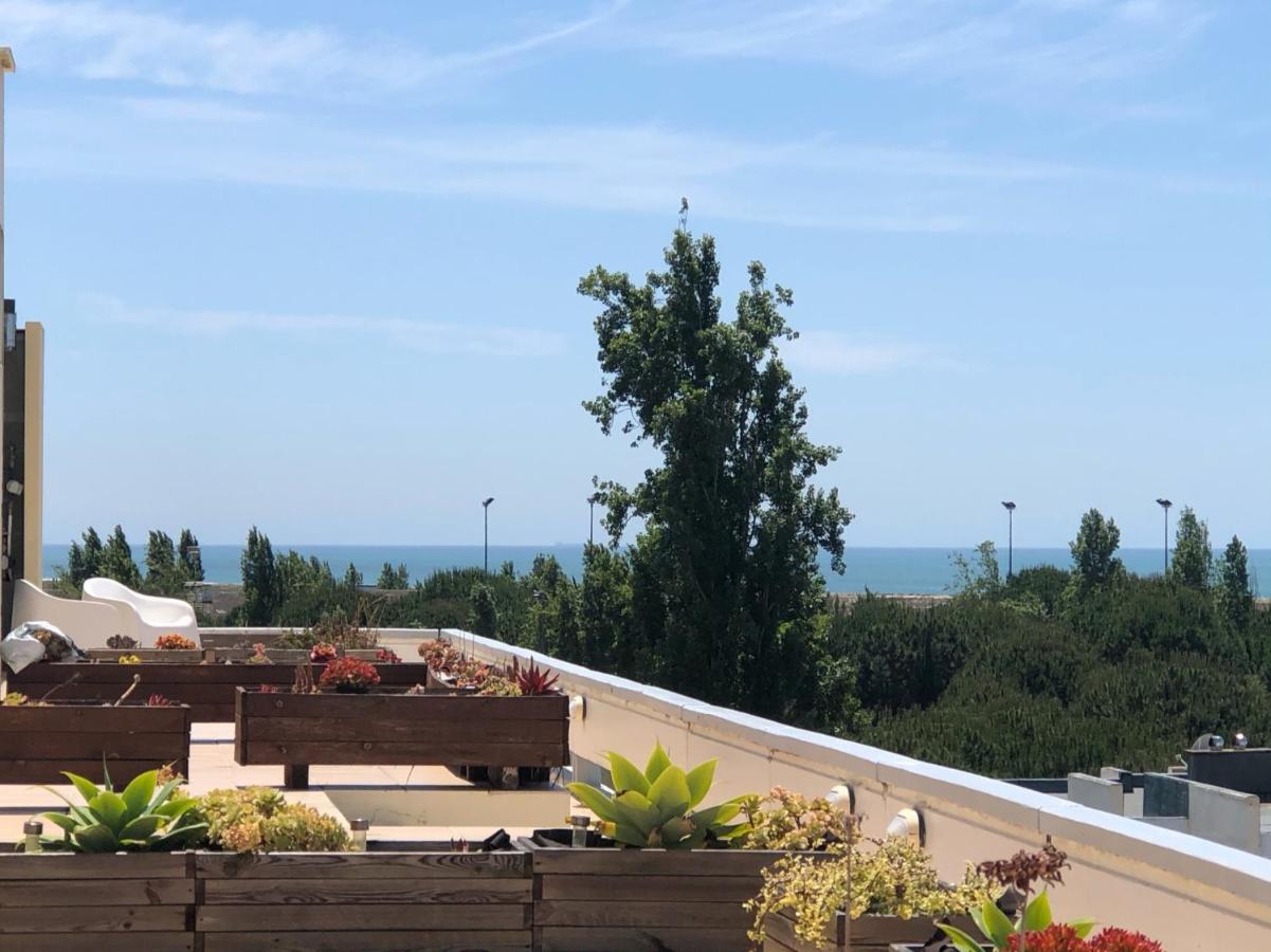 Beautiful Penthouse Apartment With Terrace - 4 Minute Walk To The Beach Троя Екстер'єр фото